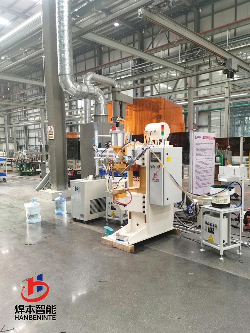 螺母輸送機